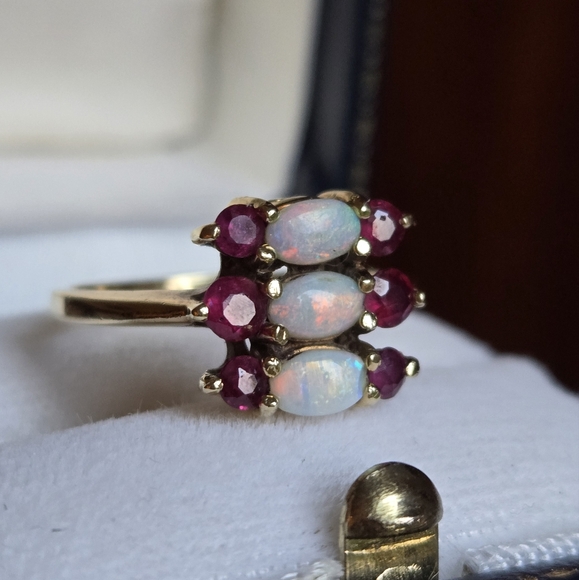 Antique Opal and ruby ring 14kt - Picture 3 of 7